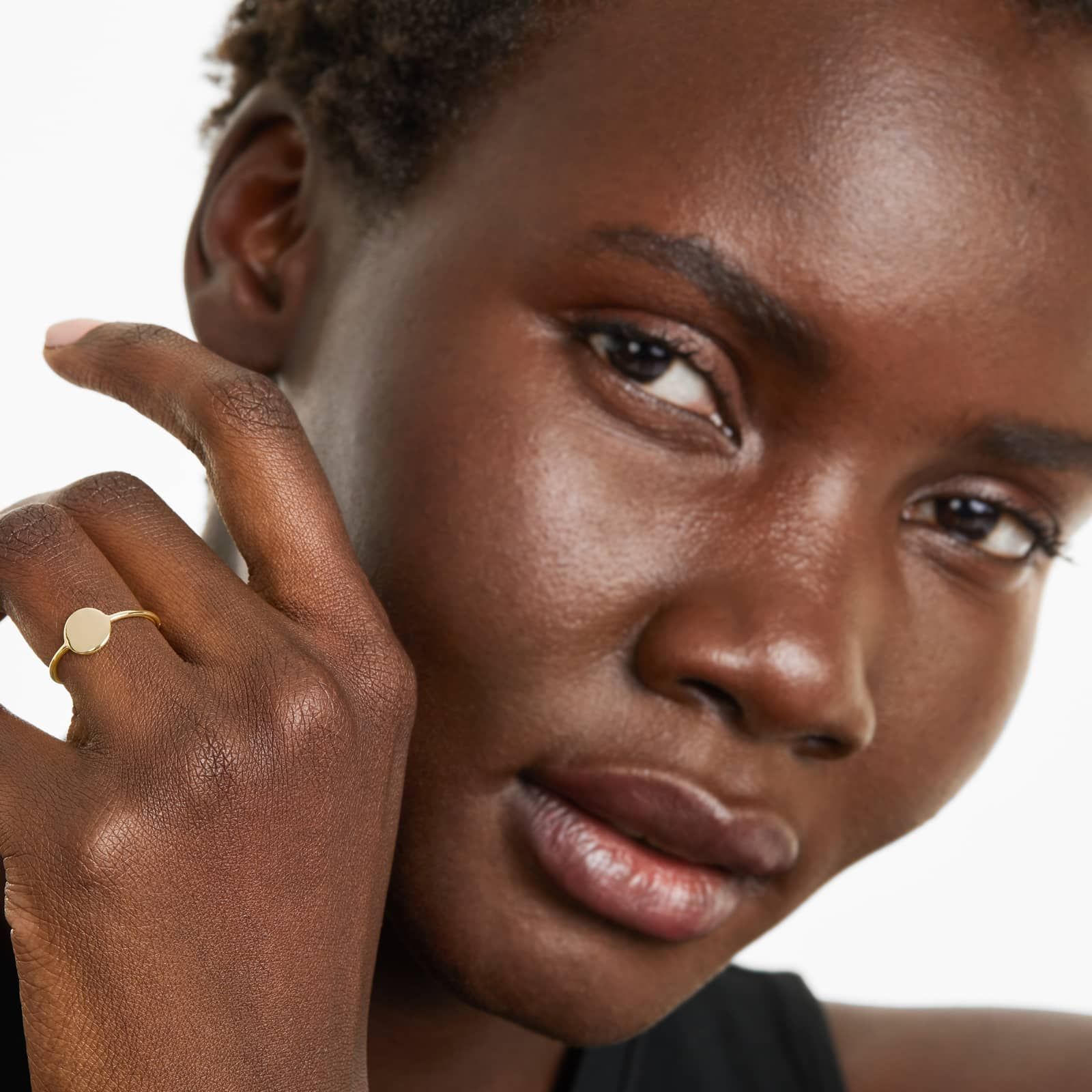 Disk Wire Ring In 14K Yellow Gold