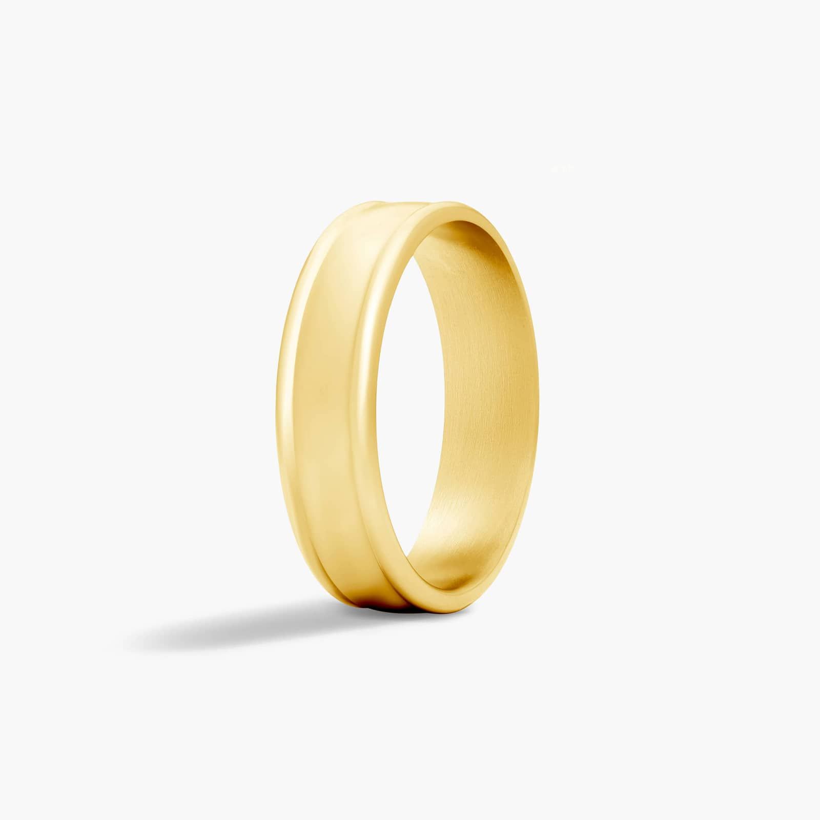 Comfort Fit Grooved Edge Men's Wedding Band In 14K Yellow Gold (6.00mm)