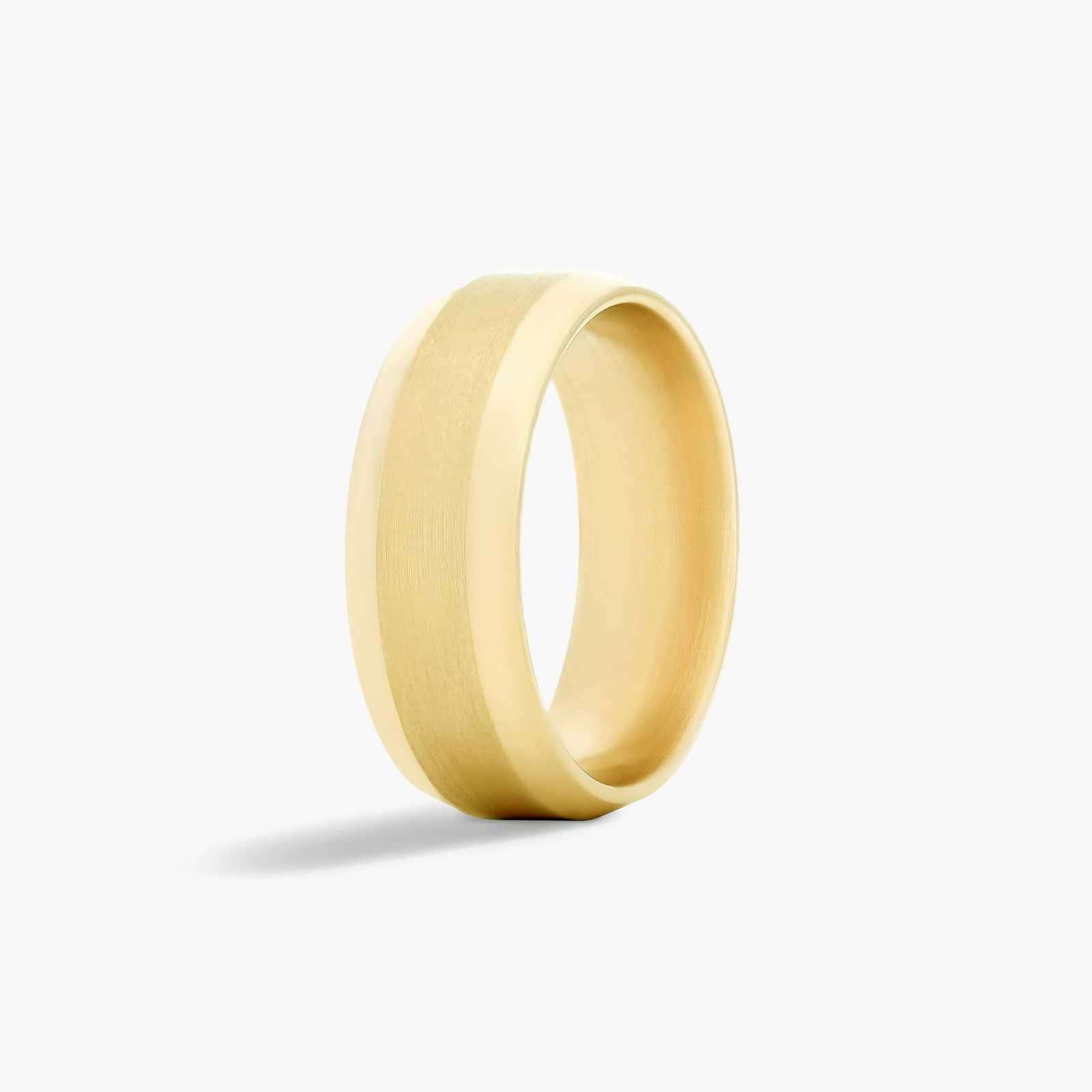 Comfort Fit Beveled Men's Wedding Band In 14K Yellow Gold (8.00mm)