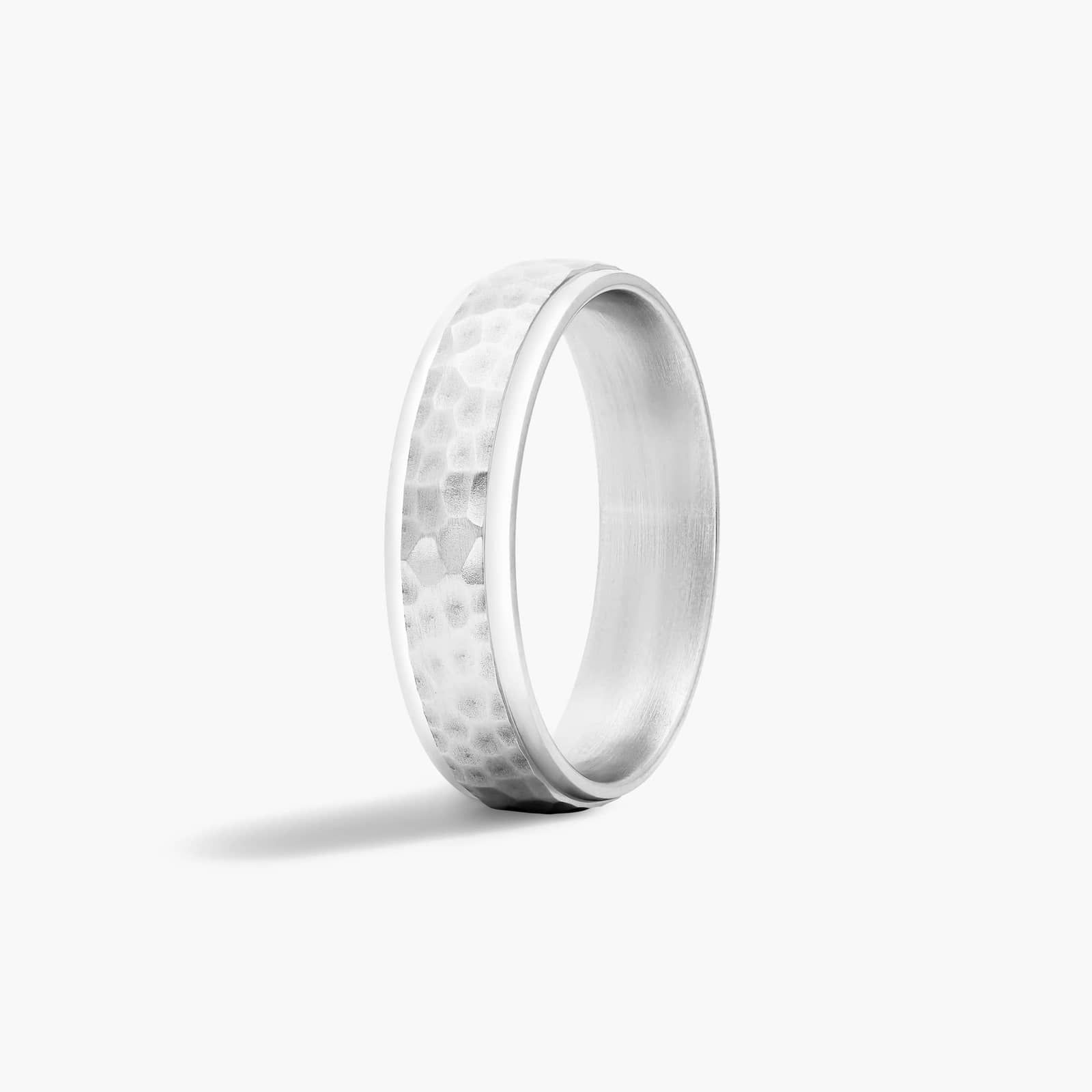 Comfort Fit Hammered Finish Men's Wedding Band In 14K White Gold (6.00mm)