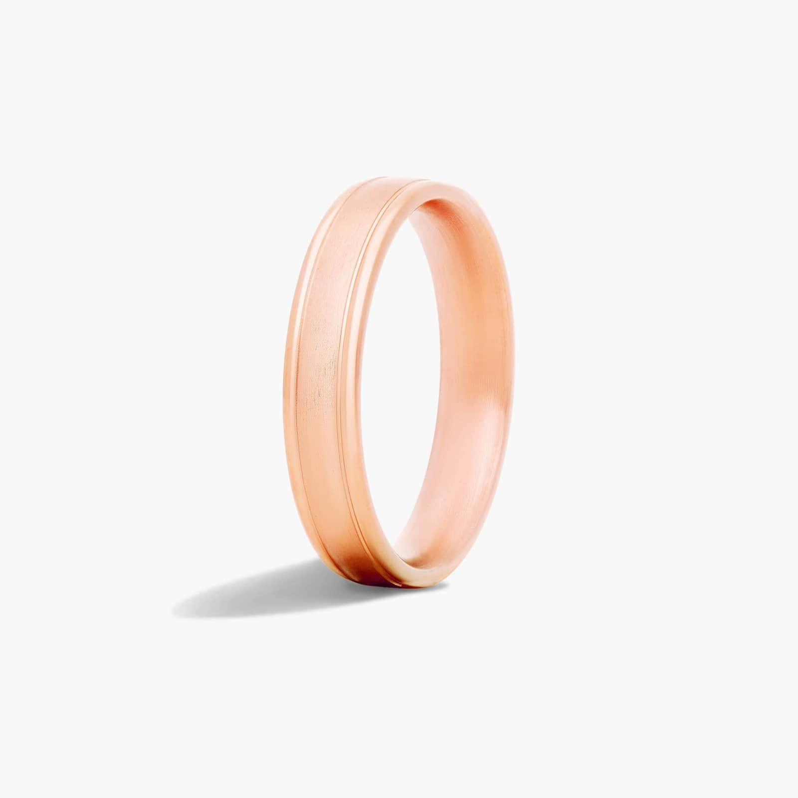 High Polished Round Edge Men's Wedding Band In 14K Rose Gold (4.50mm)