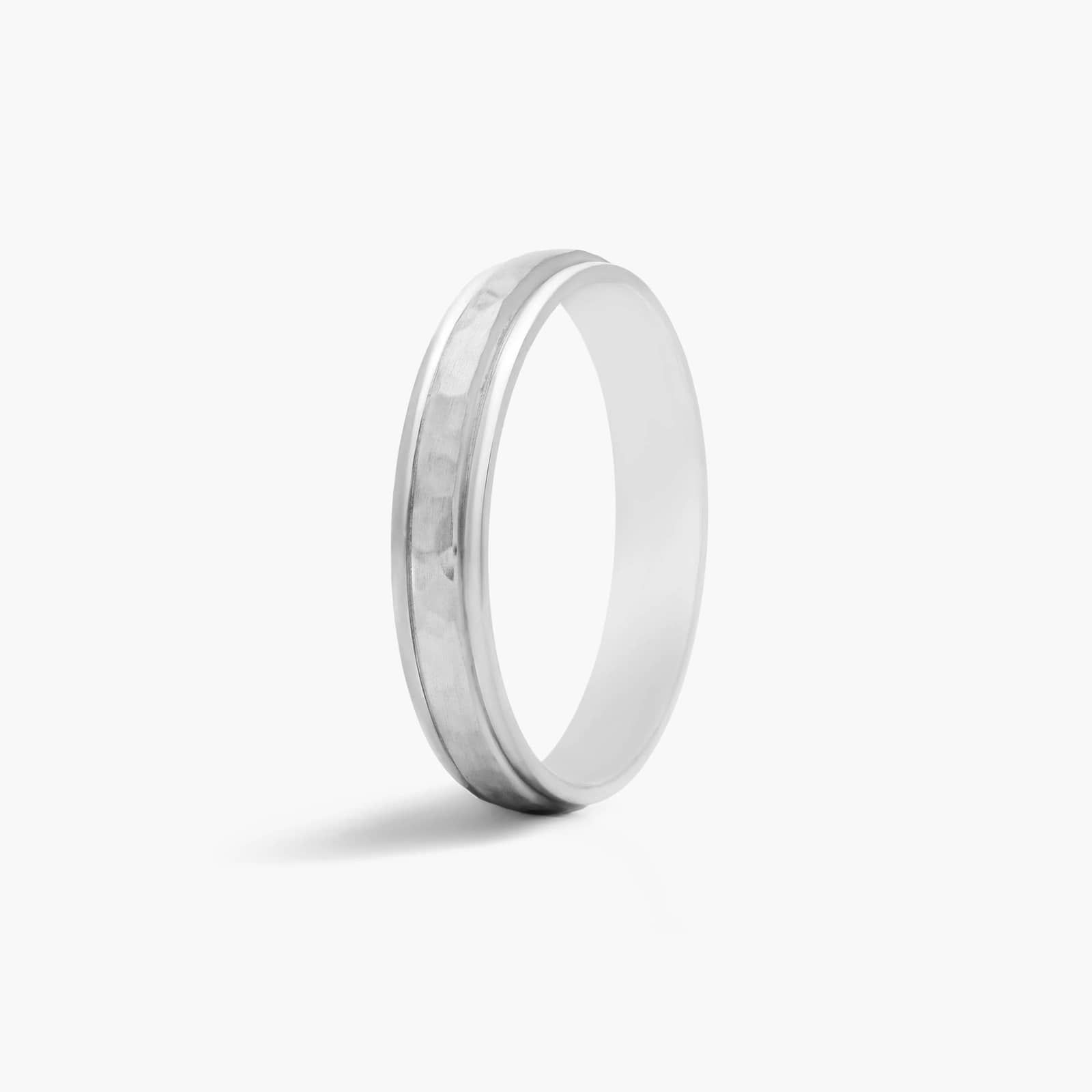 Comfort Fit Hammered Finish Men's Wedding Band In 14K White Gold (4.00mm)