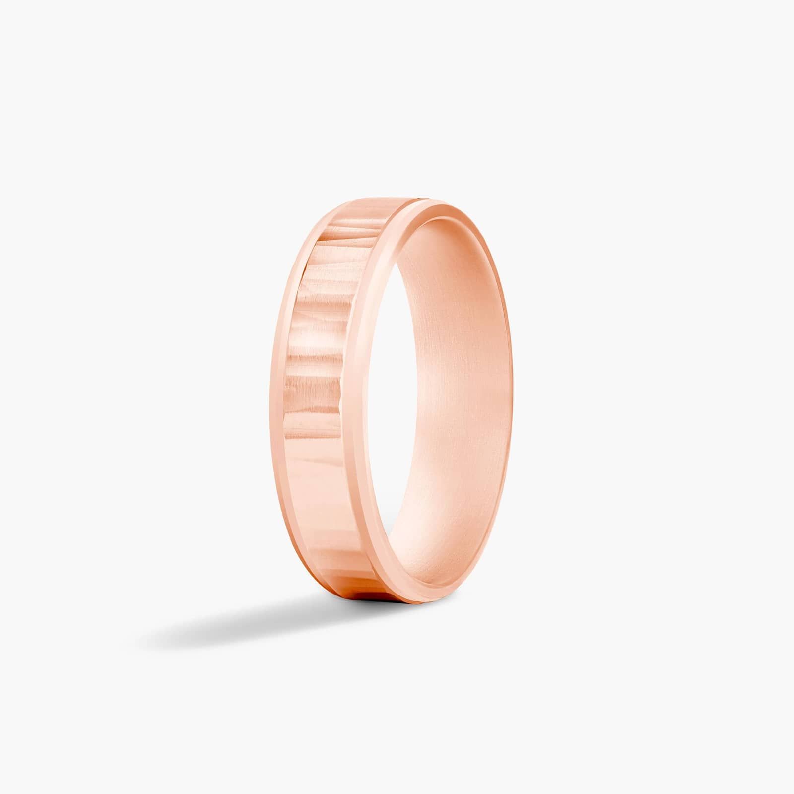 Comfort Fit Vertical Hammered Beveled Edge Men's Wedding Band In 14K Rose Gold (6.00mm)