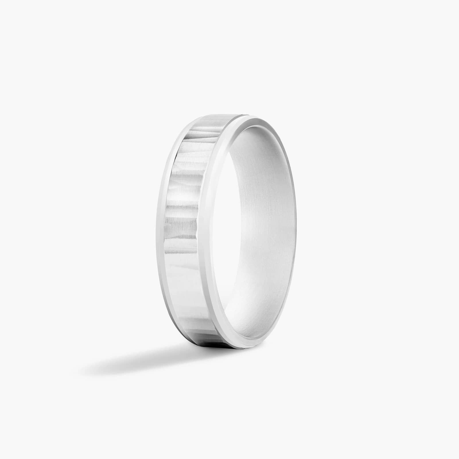 Comfort Fit Vertical Hammered Beveled Edge Men's Wedding Band In 18K White Gold (6.00mm)