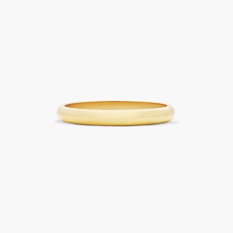 Traditional Slightly Curved Wedding Band In 14K Yellow Gold (2.50mm)