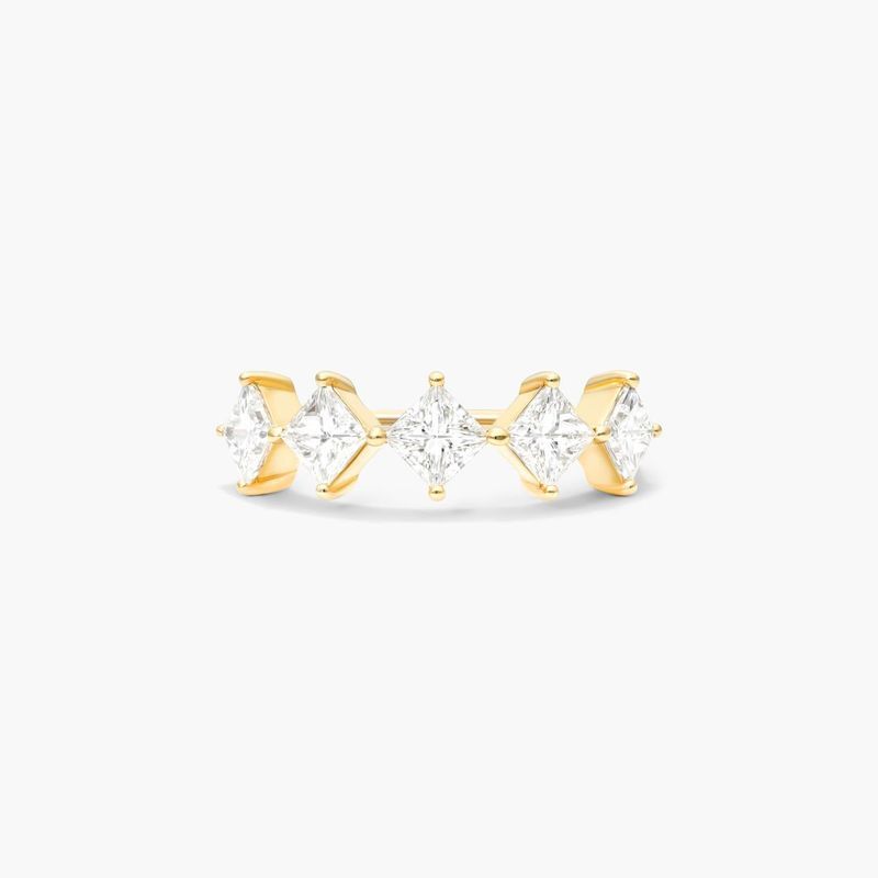 Kite Set Princess Cut Diamond Ring In 14K Yellow Gold
