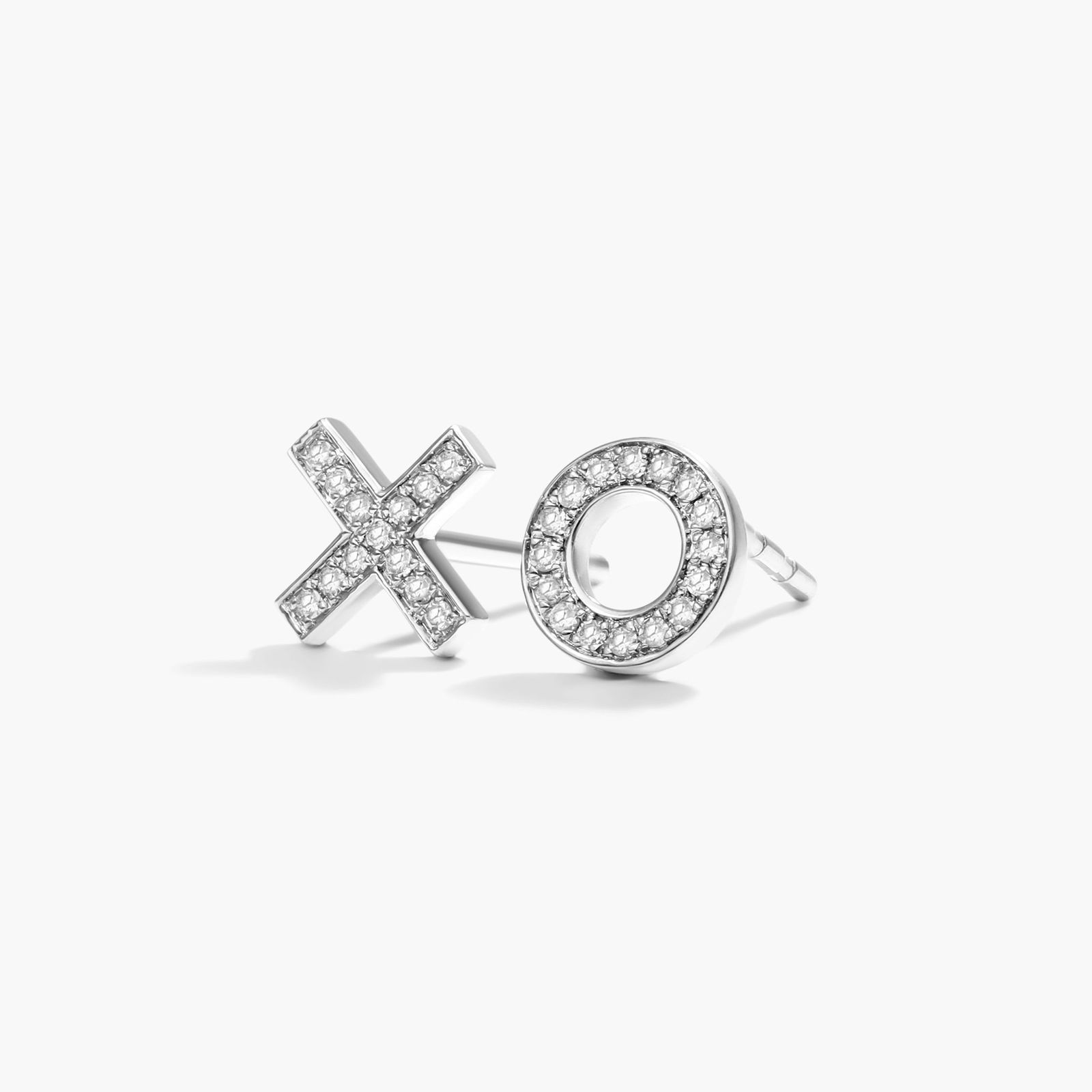XO Diamond Stud Earrings In 14K White Gold