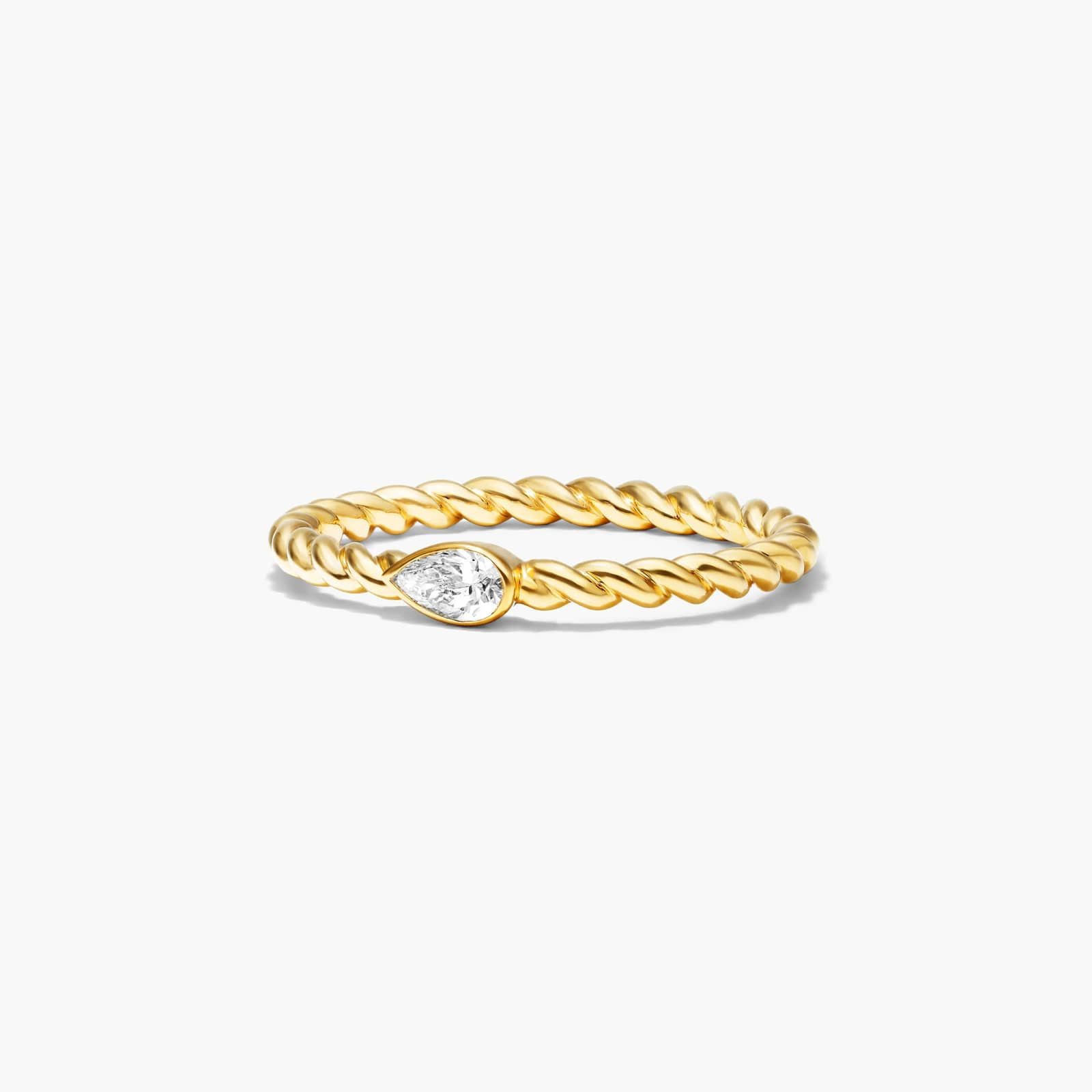 Pear Shape Diamond Solitaire Cable Ring In 14K Yellow Gold