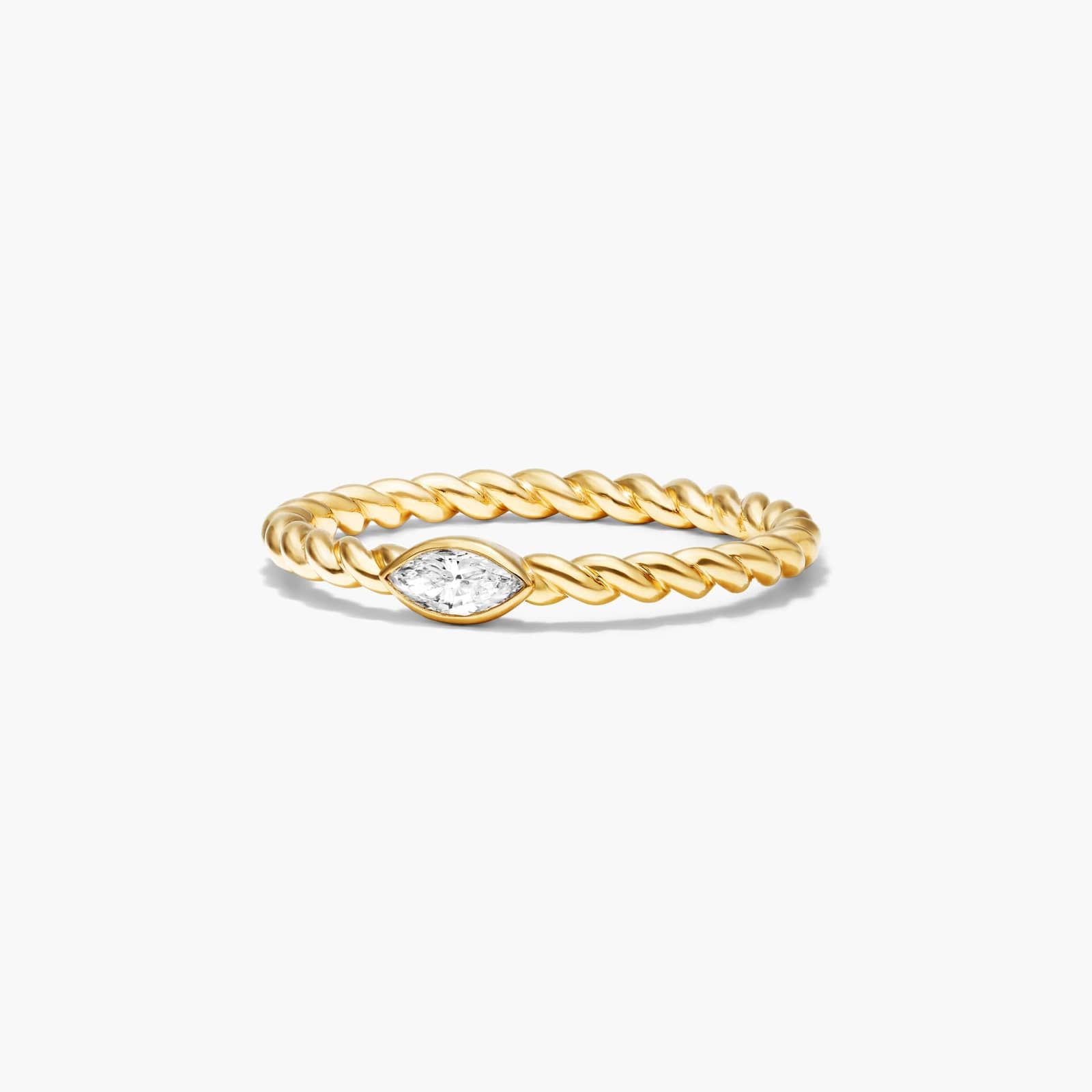 Marquise Cut Diamond Solitaire Cable Ring In 14K Yellow Gold