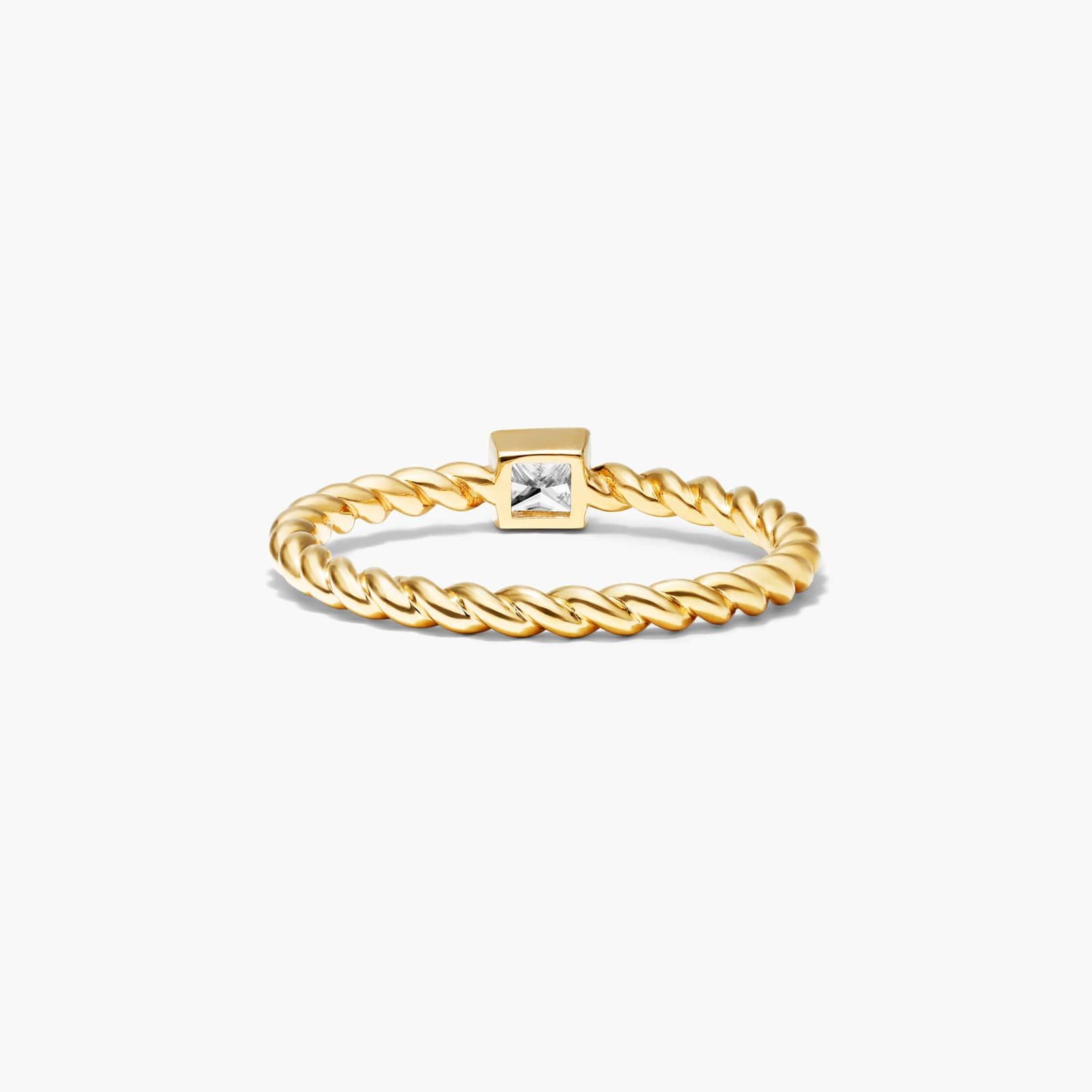 Princess Cut Diamond Solitaire Cable Ring In 14K Yellow Gold