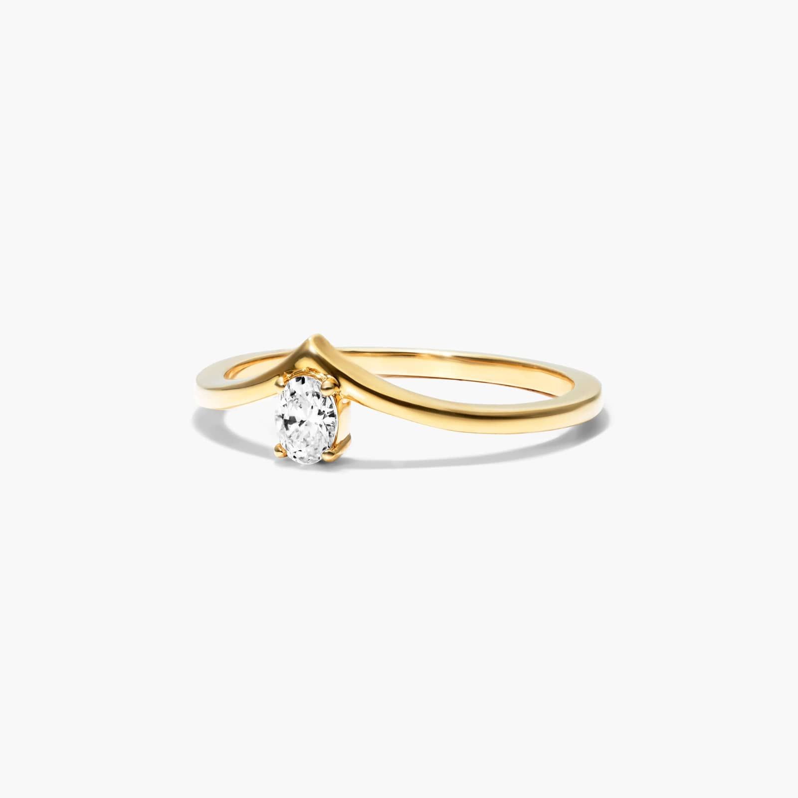 Oval Cut Diamond Pinnacle Ring In 14K Yellow Gold