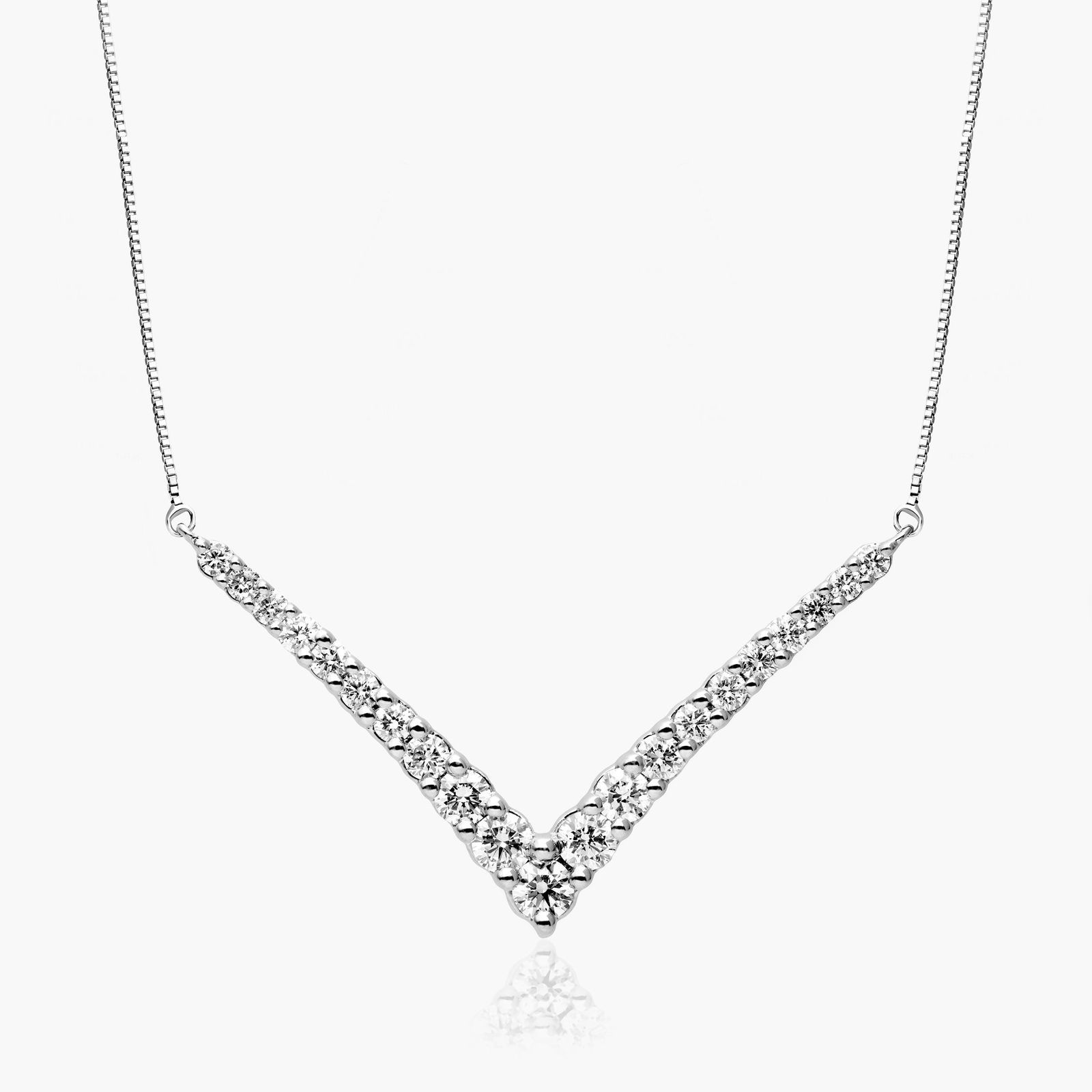 Lab-Grown Diamond Graduated V Shape Bar Necklace In 14K White Gold