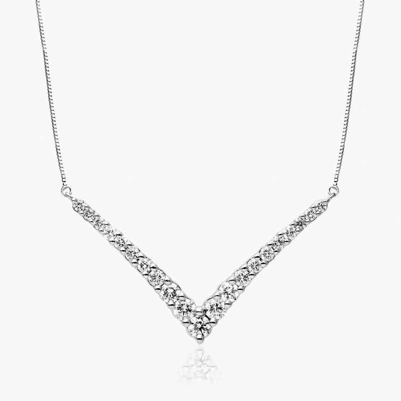 Lab-Grown Diamond Graduated V Shape Bar Necklace In 14K White Gold