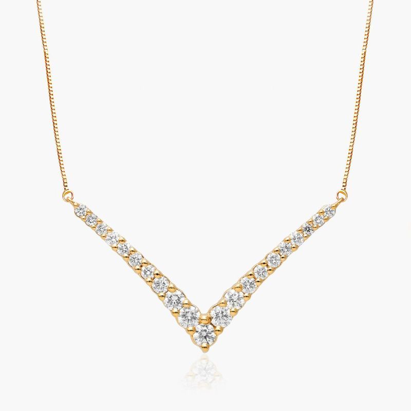 Lab-Grown Diamond Graduated V Shape Bar Necklace In 14K Yellow Gold