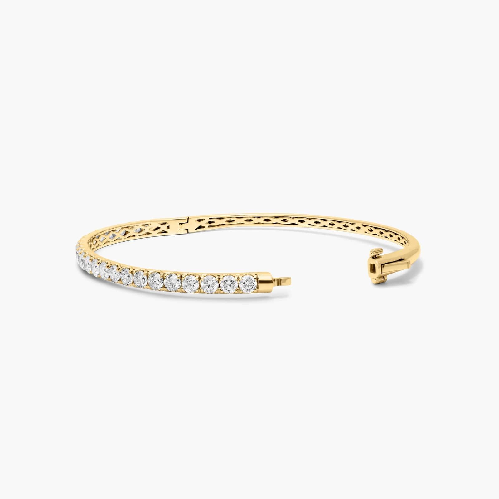 Classic Bangle Diamond Bracelet In 14K Yellow Gold