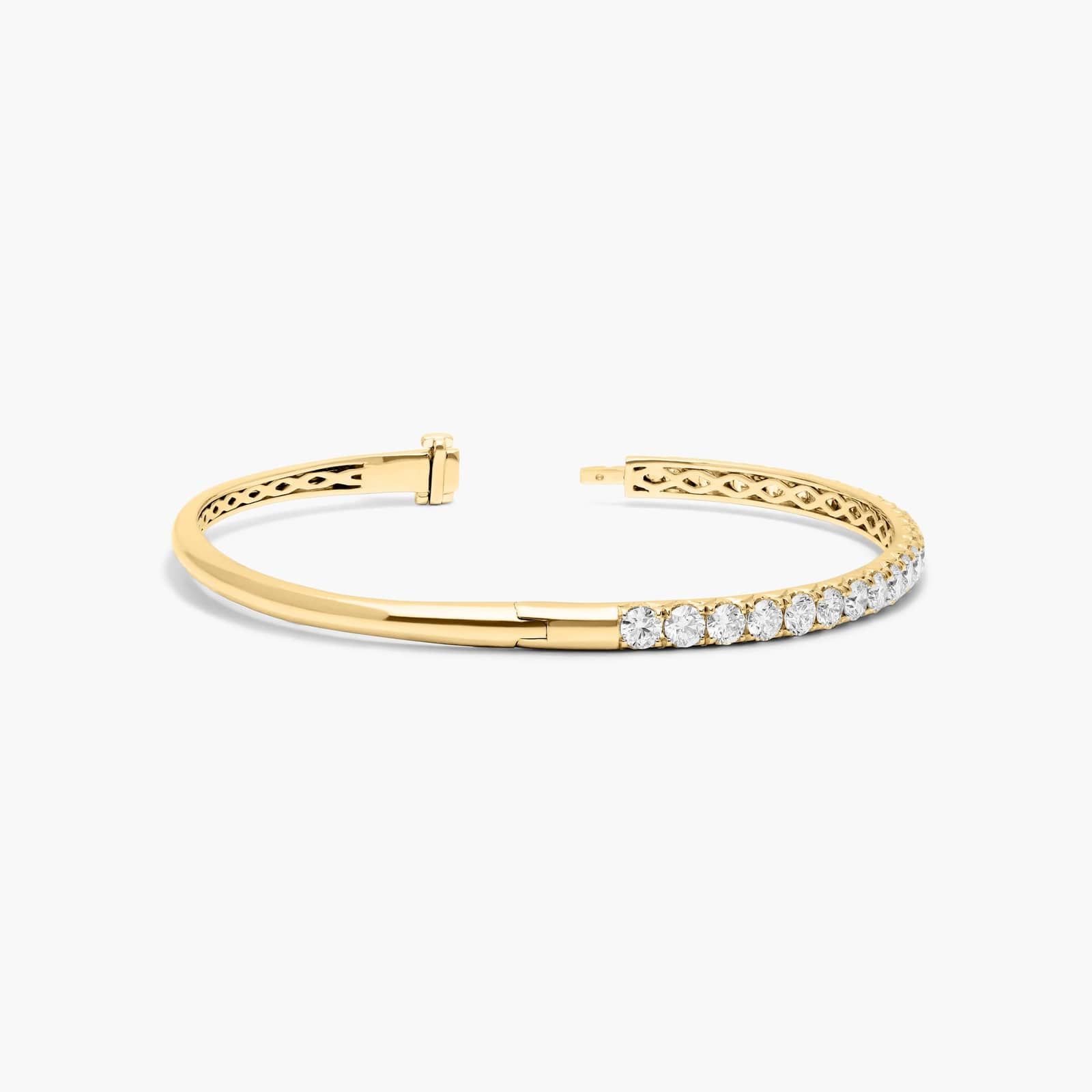 Classic Bangle Diamond Bracelet In 14K Yellow Gold