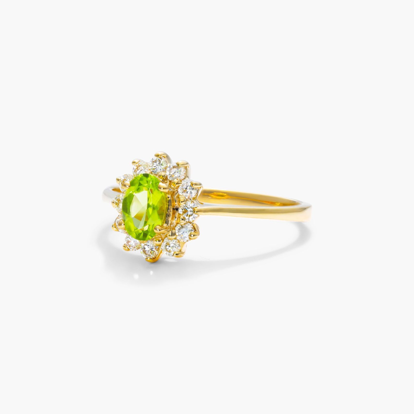 14K Yellow Gold Oval Halo Peridot and Diamond Ring (6.0x4.0mm)