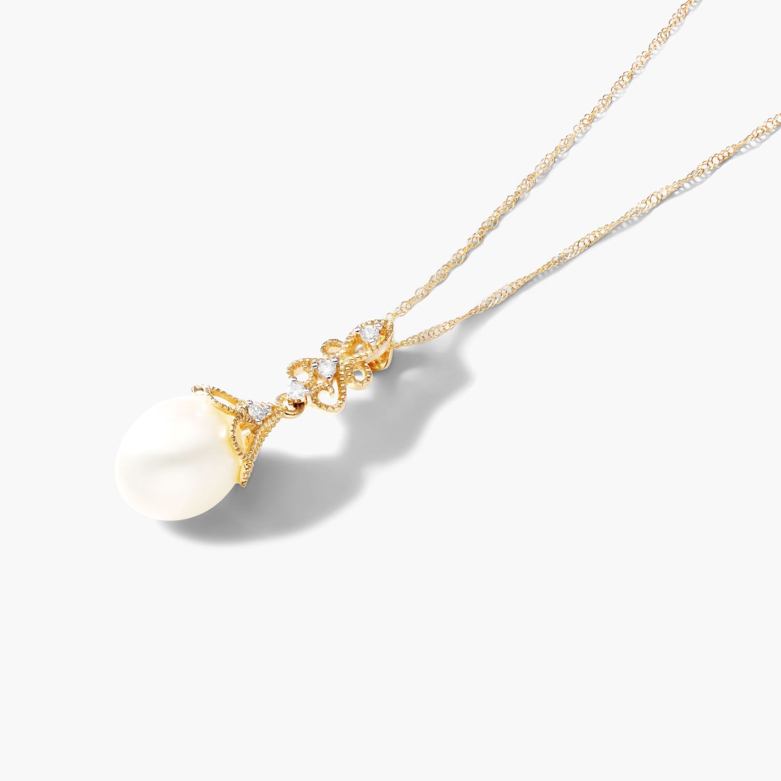 14K Yellow Gold Vintage Inspired Freshwater Cultured Pearl and Diamond Drop Necklace (9.0-9.5mm)