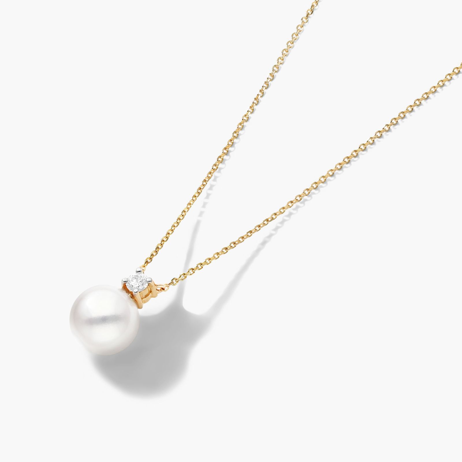 14K Yellow Gold Freshwater Cultured Pearl and Diamond Necklace (8.5-9.0mm)