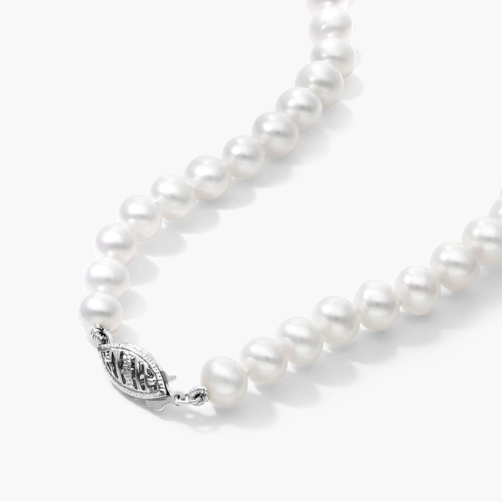 14K White Gold Freshwater Cultured Pearl Fish Clasp 18" Necklace (6.0-7.0mm)