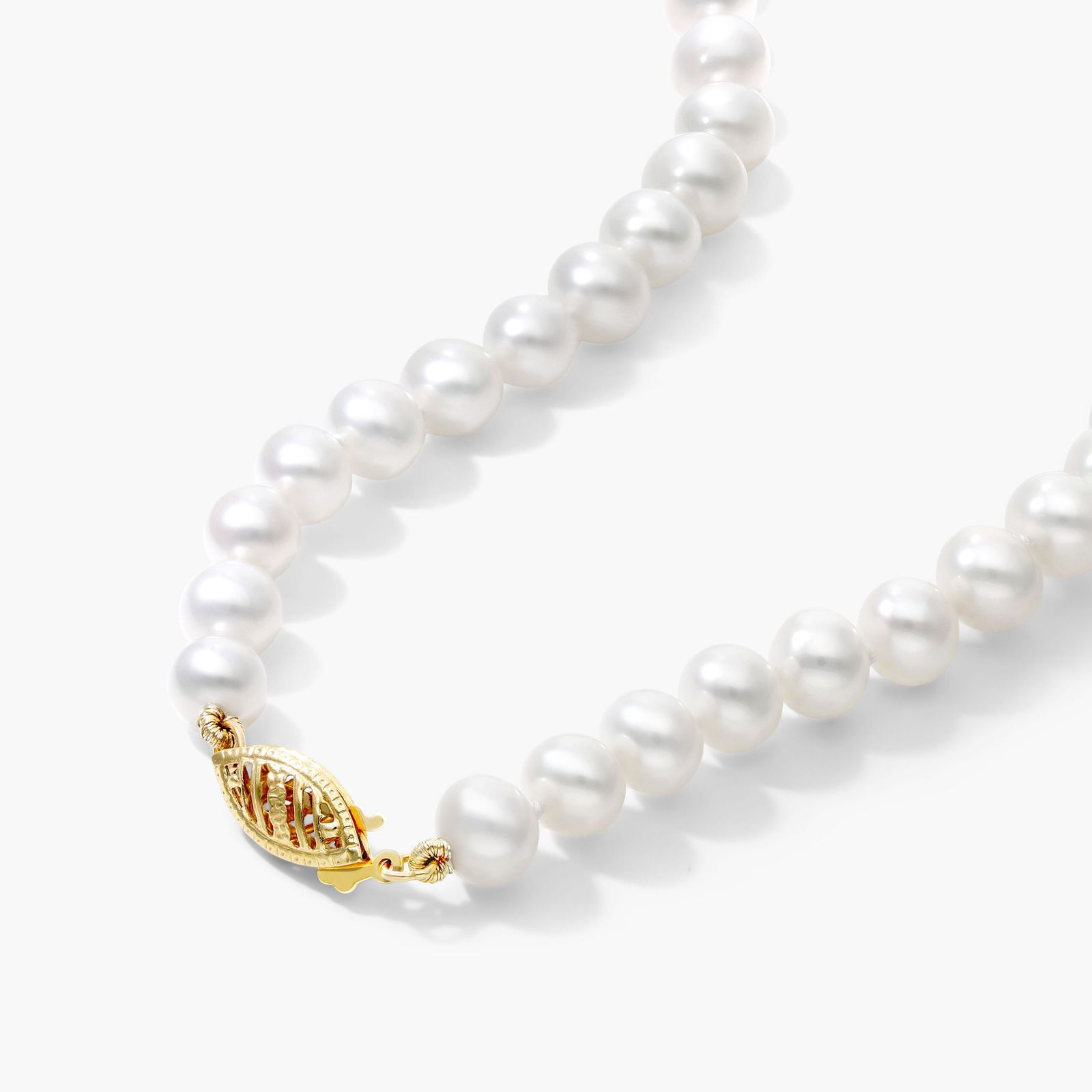 14K Yellow Gold Freshwater Cultured Pearl Fish Clasp 18" Necklace (6.0-7.0mm)