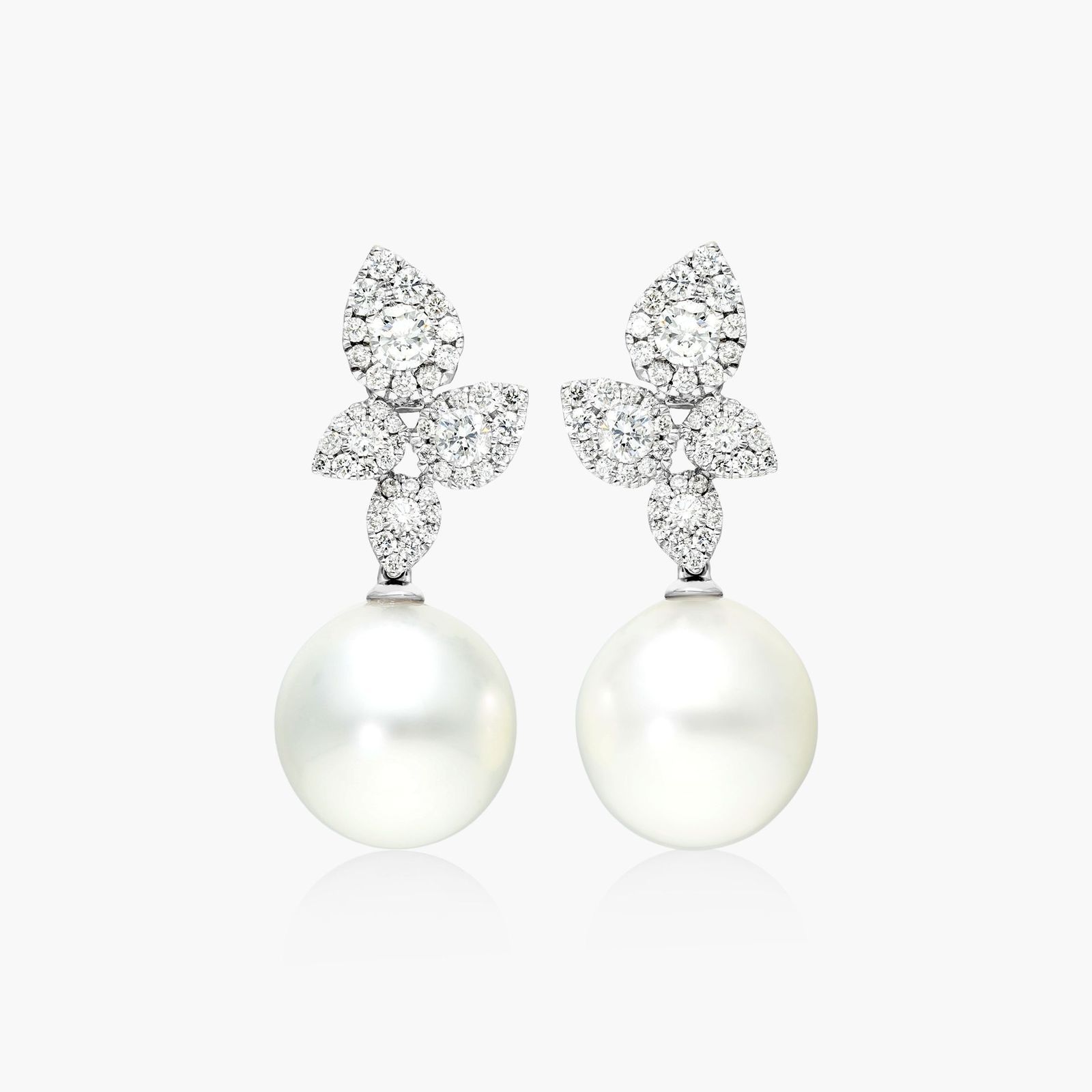 イヤリング Teardrop Pearl Crystalline Ear Cuff(Set) Matrix ear cuff, Set (3), Crystal pearl, Round cut, White