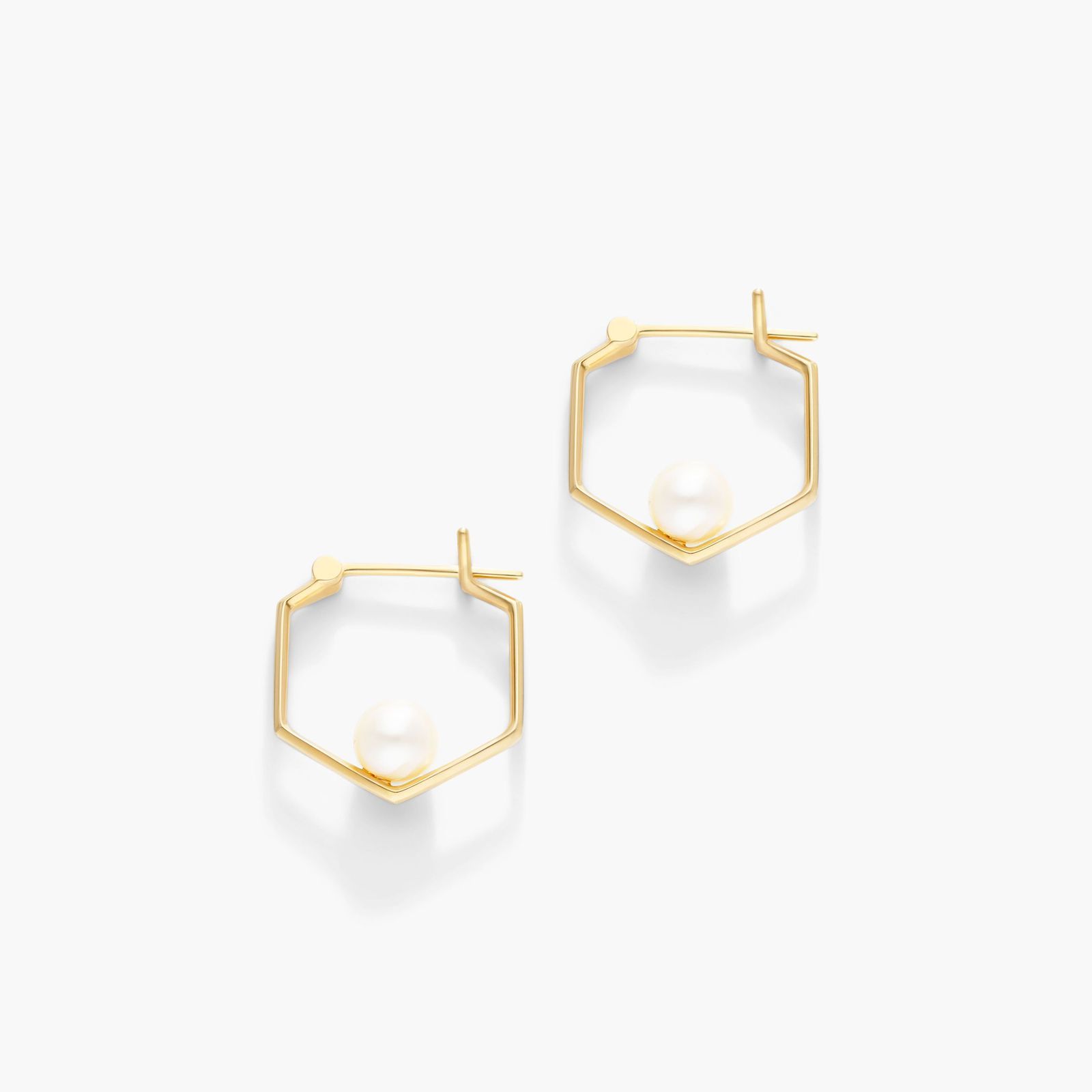 Minimalistic Cultured Freshwater Pearl Hoop Earring In 14K Yellow Gold