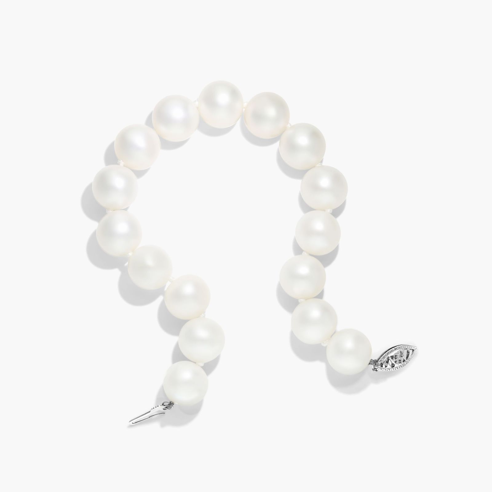 Freshwater Cultured Pearl Fish Clasp Bracelet In 14K White Gold (10-11 mm)