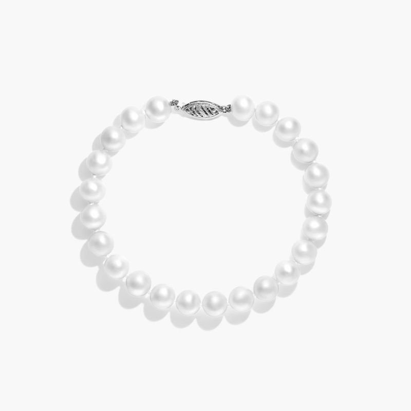 Freshwater Cultured Pearl Fish Clasp Bracelet In 14K White Gold (7-8 mm)