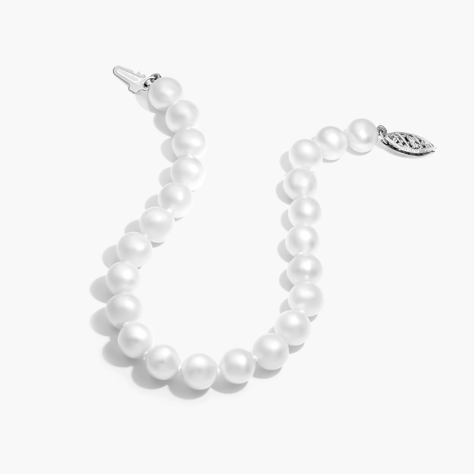 Freshwater Cultured Pearl Fish Clasp Bracelet In 14K White Gold (7-8 mm)