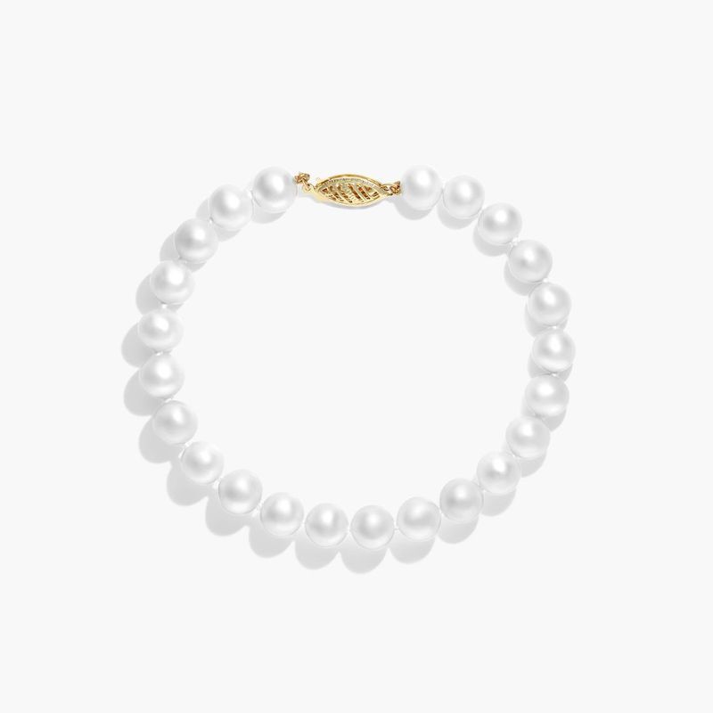 Freshwater Cultured Pearl Fish Clasp Bracelet In 14K Yellow Gold (7-8 mm)