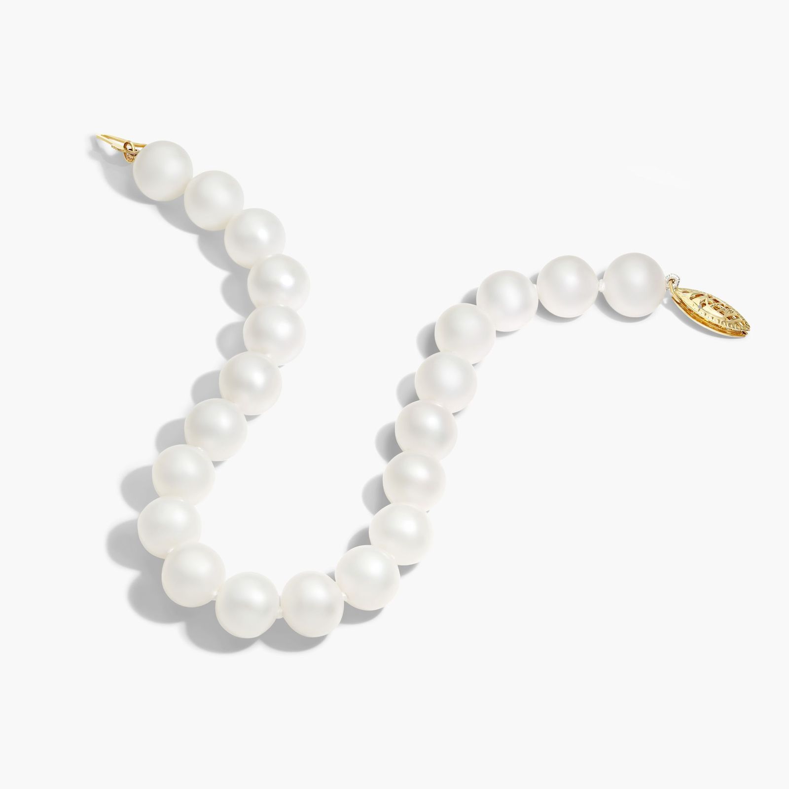 Freshwater Cultured Pearl Fish Clasp Bracelet In 14K Yellow Gold (8-9 mm)