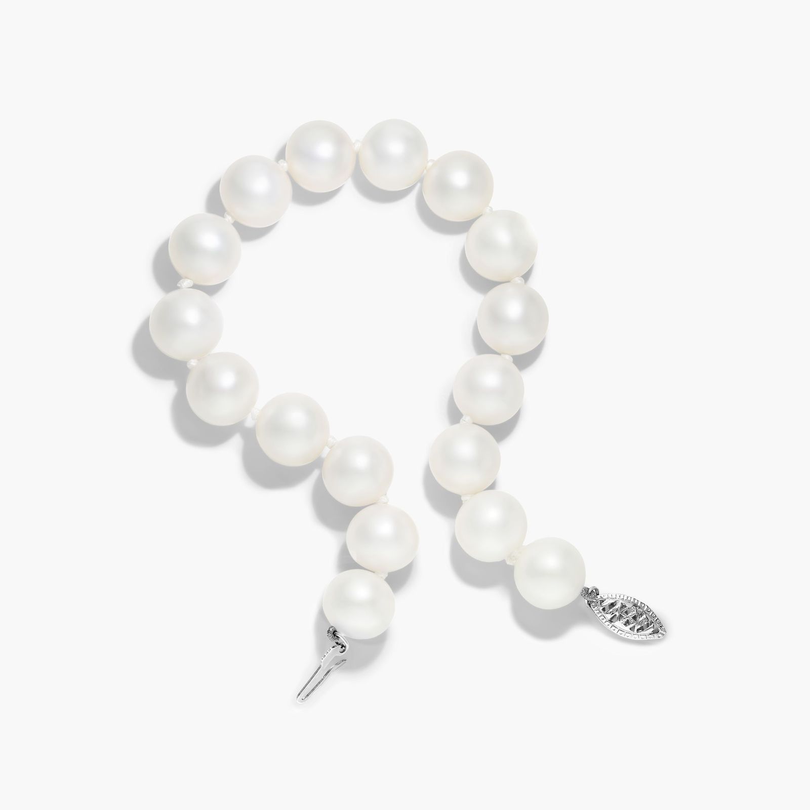 Freshwater Cultured Pearl Fish Clasp Bracelet In 14K White Gold (9-10 mm)