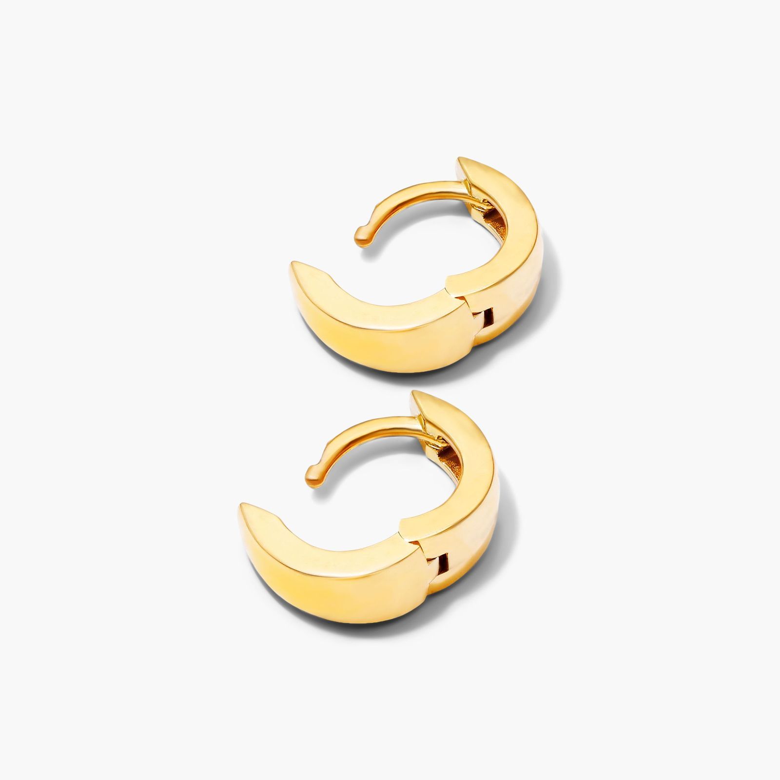 Tapered Hoop Earrings In 14K Yellow Gold