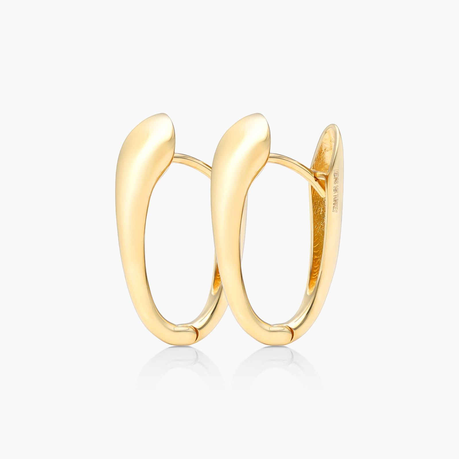 Tapered Oval Huggie Hoop Earrings In 14K Yellow Gold