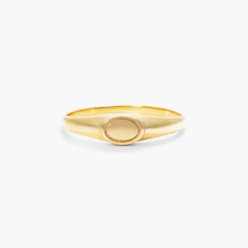 Oval Signet Ring In 14K Yellow Gold